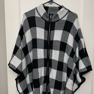 PRESWICK & MOORE black and white block zip up poncho sweater